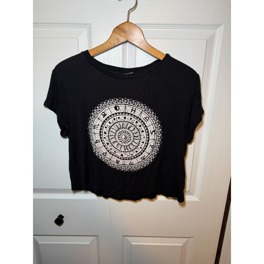 Divided H&M Large Black Zodiac Graphic Crop Top Astrology Tee